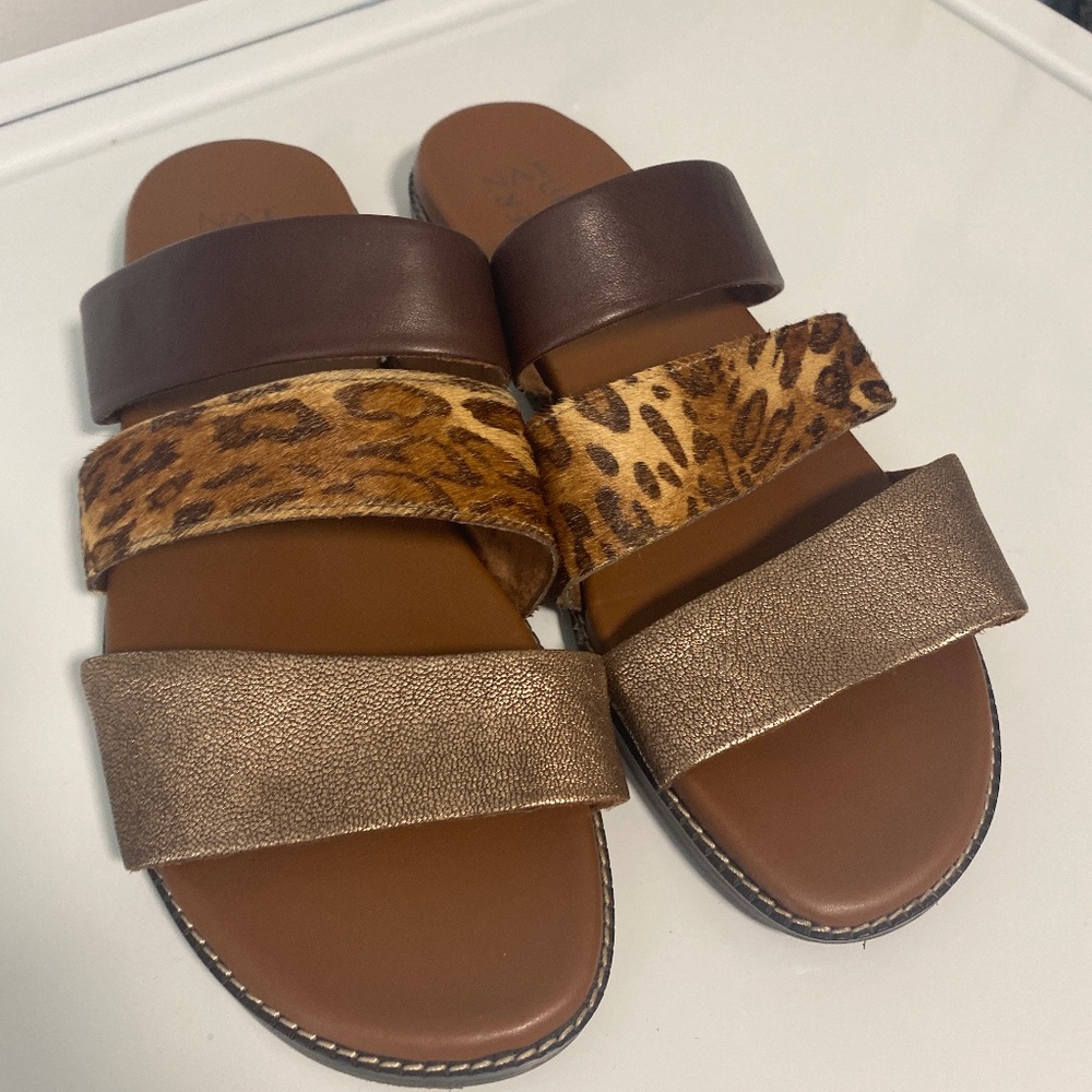 NATURALIZER Kellie womens  9.5 slip on sandals leather upper open toes round toe